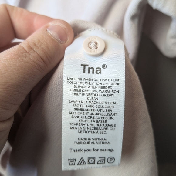 TNA ARITZIA newcastle shirt color Light Pink size XS Towel texture - Picture 11 of 15